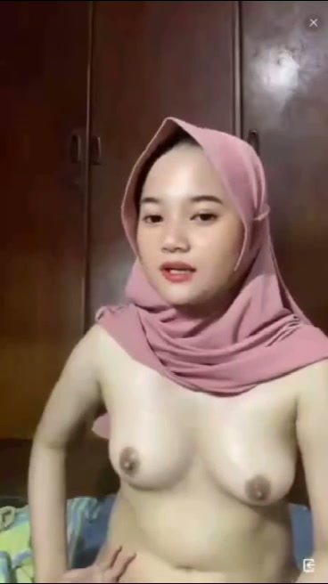 Abg jilbab cantik colmek terus ketika live