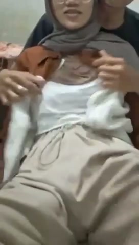 Viral nyolmekin pacar hijab masih sempit sampe menggeliat2.mp4