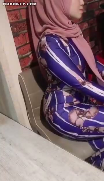 Bokep Indo Tante Hijab Mulus Isepin Kontol Suami NOBOKEP.mp4