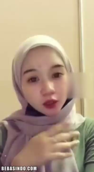 Bokep Tiktokers Jilbab Sange Colmek Pake Wortel – BOKEPSIN COM