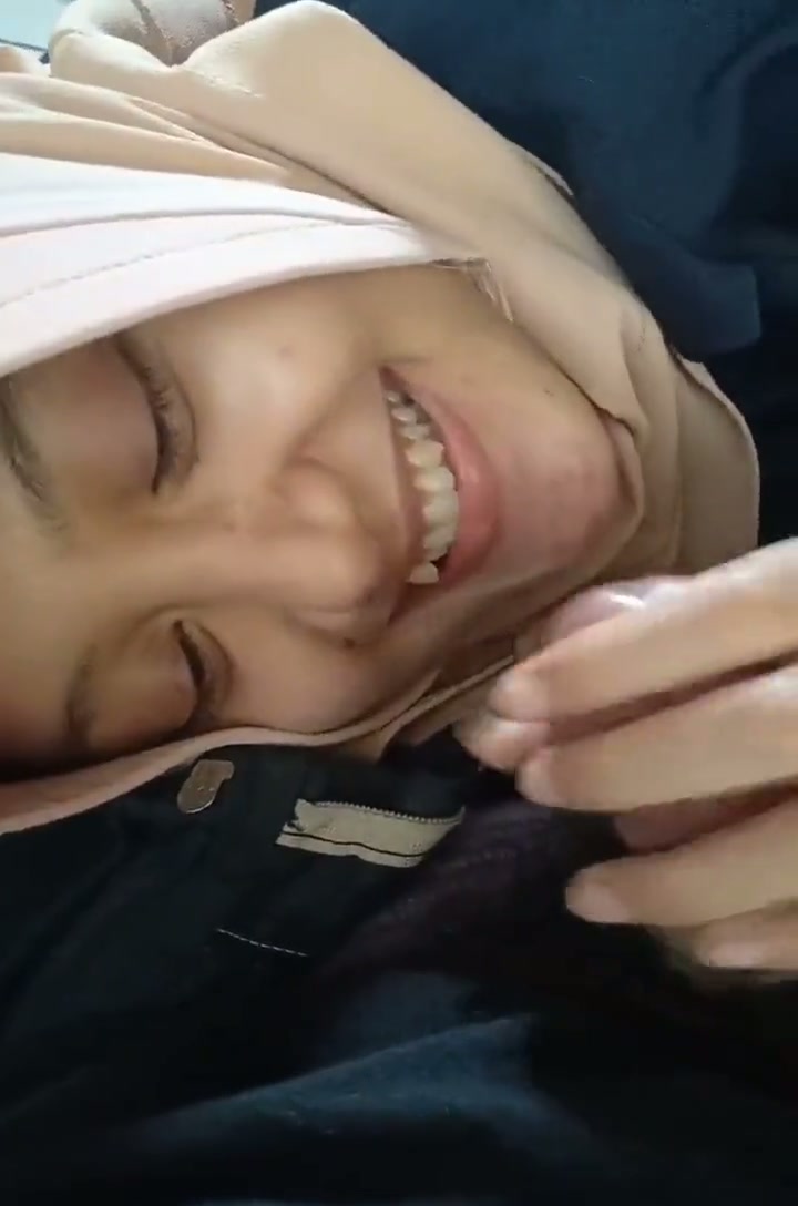 hijab suka nyepong.mp4