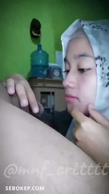Istri Hijab Doyan Sepong Kontol Suami Sampe Crottt – NgenTub.mp4