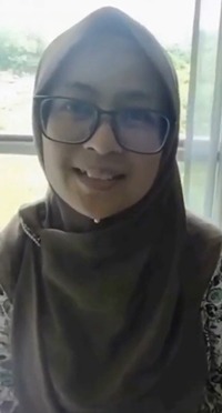 Guru Hijab Kacamata Staycation