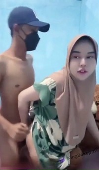 Di layani Hijab Ibu Mertua Sendiri